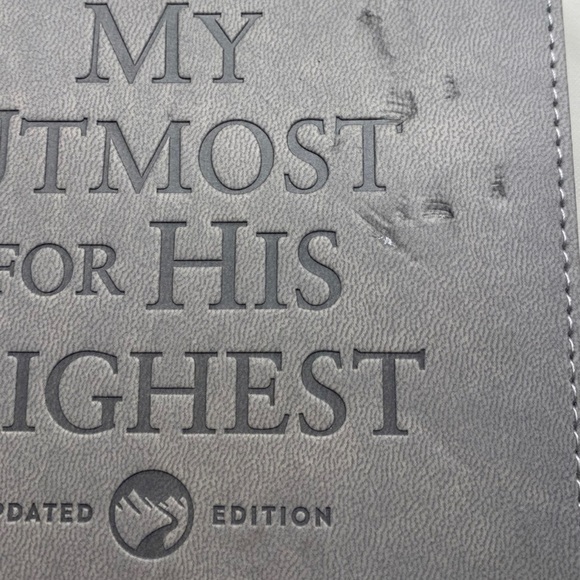 Book - Devotional Oswald Chambers NEW - Picture 5 of 7